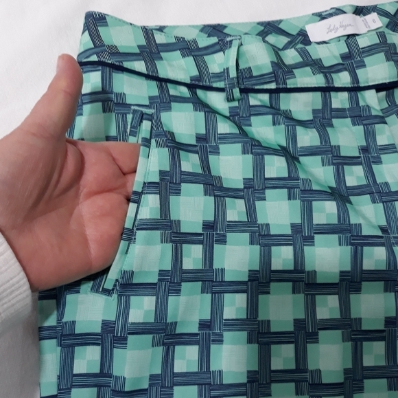 Lady Hagen Women's Printed Green and Black Zippered Short Size 6 - Picture 2 of 8